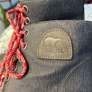 SOREL PDX Wedge Bootie Size 9, Grey, Red Laces